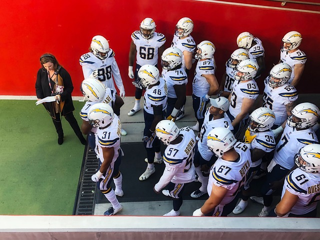 通过细腻的 通过细腻的